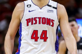 爱游戏网址 -麦乐迪丝盖超人完整版