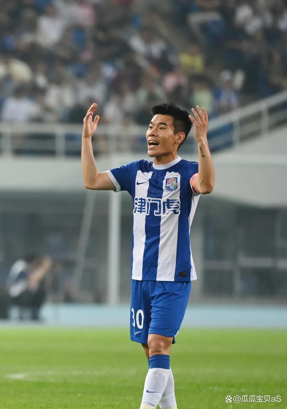 上海申花国际比赛日队长鼓劲,志在意大利杯名次提升,质疑声仍在,团队化学反应显著(路易斯破门众志成城十人申花10客场战胜海牛) 上海申花国际比赛日队长鼓劲,志在意大利杯名次提升,质疑声仍在,团队化学反应显著(路易斯破门众志成城十人申花10客场战胜海牛)