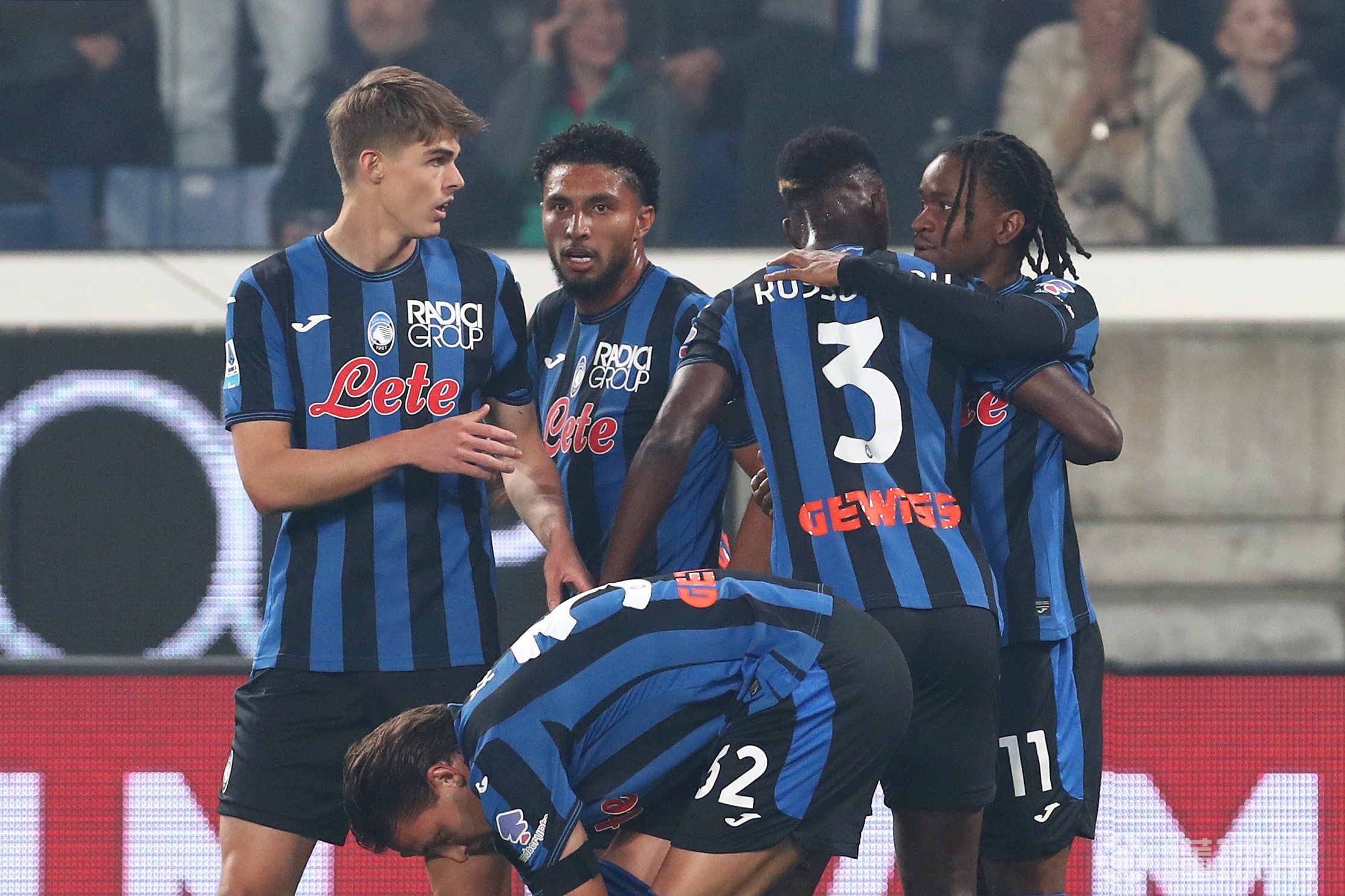 亚特兰大训练开放日,冲刺阶段门线救险引欢呼,欧联在即,年轻球员得到机会 亚特兰大训练开放日,冲刺阶段门线救险引欢呼,欧联在即,年轻球员得到机会