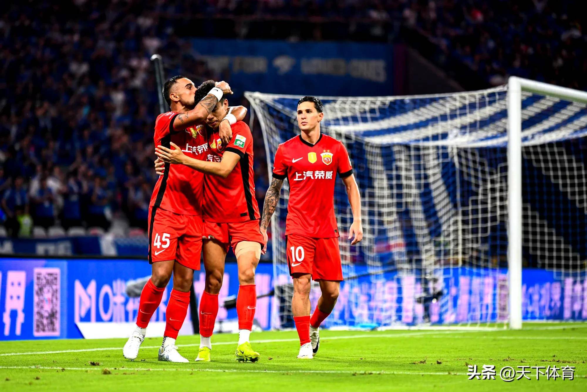 关键时刻社区盾焦点战，上海海港再遭质疑，球迷炸锅，阵容厚度经受考验(海权与制海权43答案)