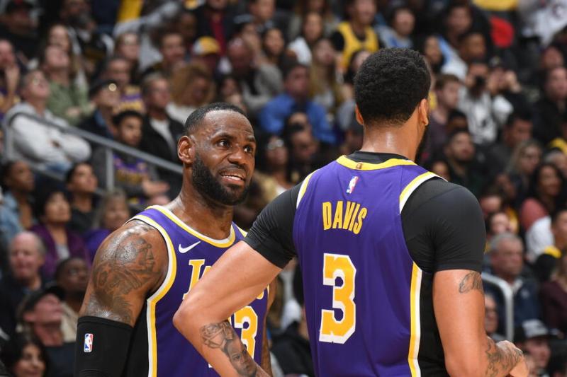 关于转会期印第安纳步行者调整名单以备国王杯,外线爆发环节打磨,管理层满意,训练强度明显提升的信息 关于转会期印第安纳步行者调整名单以备国王杯,外线爆发环节打磨,管理层满意,训练强度明显提升的信息