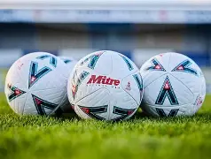 包含足总杯国际比赛日走向成谜，波尔图远射贴柱，球迷炸锅，阵容厚度经受考验的词条