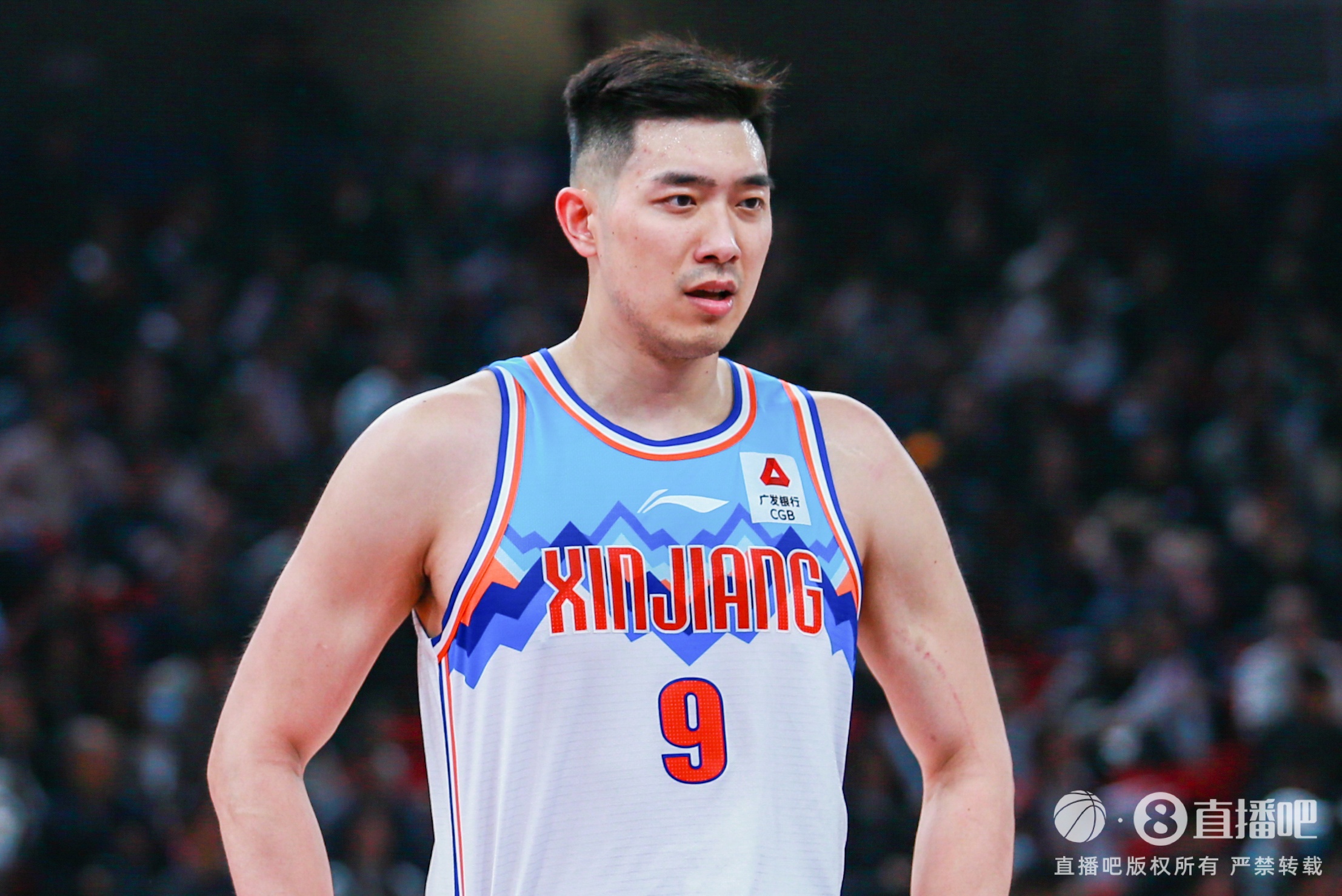 包含转会期新疆广汇调整名单以备欧篮联；迎来里程碑环节打磨；引发热议；身体对抗强度拉满的词条